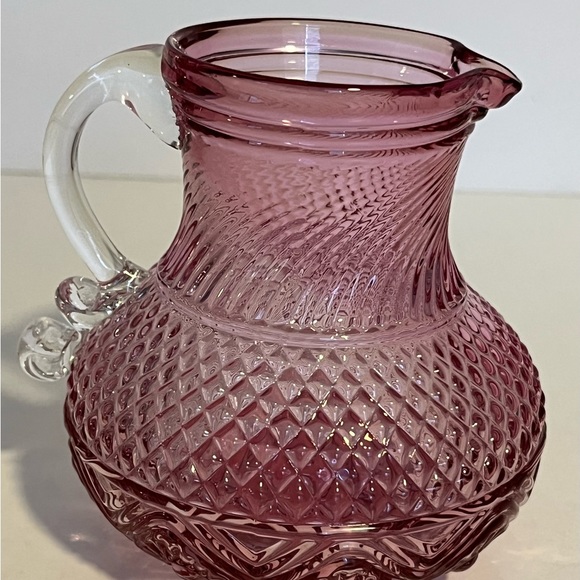 Vtg 70’s Pilgrim Art Glass Hand Blown Cranberry Pitcher Bennington Pattern 4.5” - Picture 4 of 7